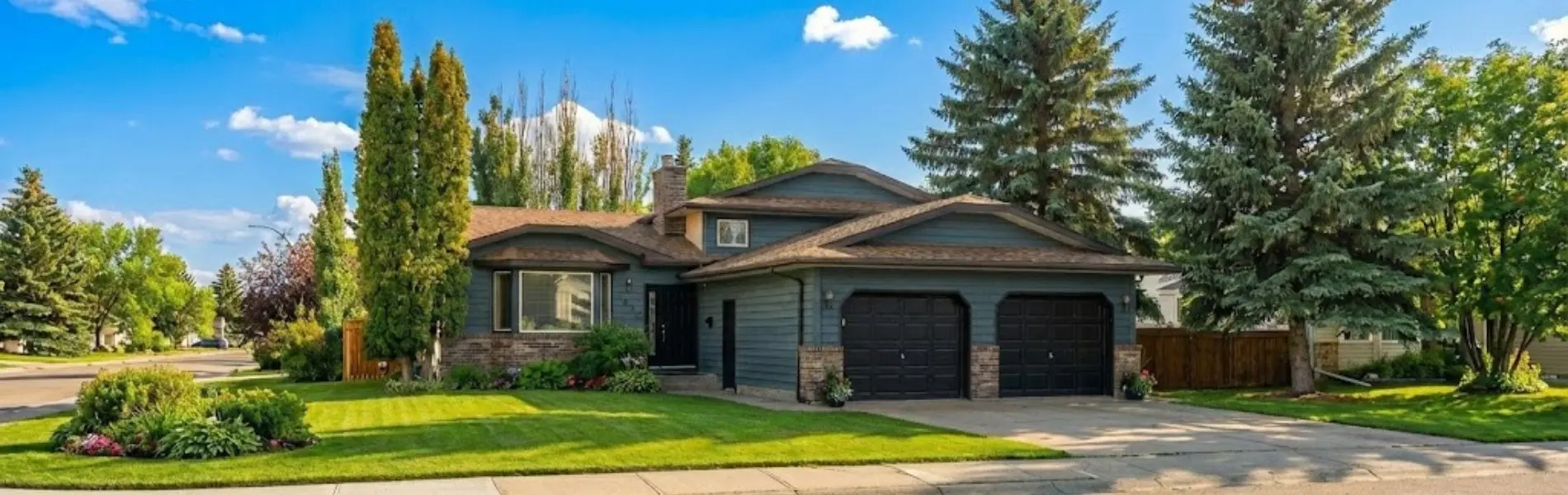 Executive homes on a quiet bay in the Richmond Place neighbourhood of Regina
